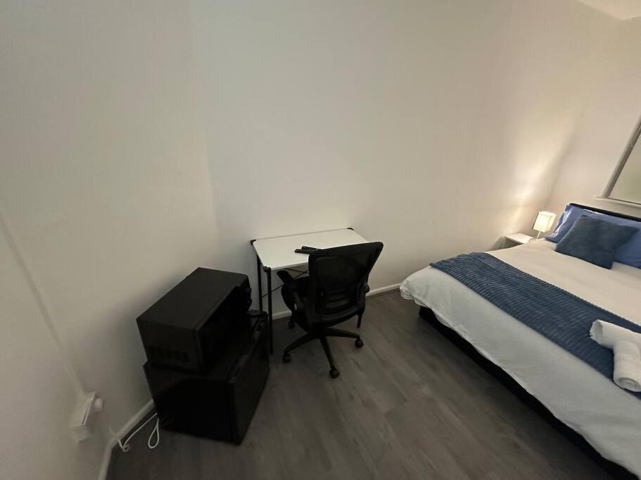 Small Cozy Private Bedroom Zone1 Londres Exterior foto